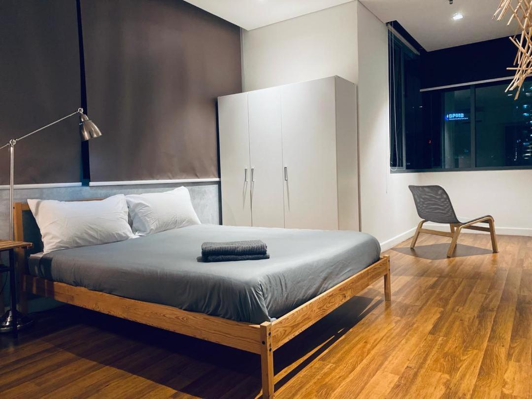 Apartemen Mercu Summer Suits By Zone