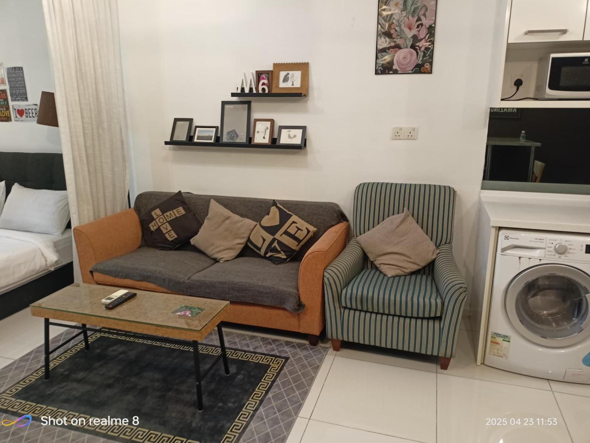 Apartemen Mercu Summer Suits By Zone